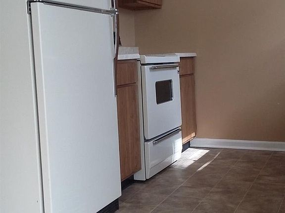 2nd image of 200 McDaniel Dr APT 4