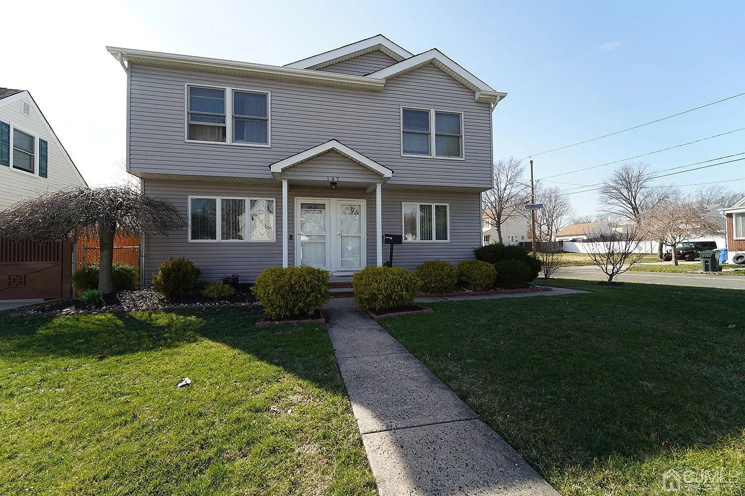 147 Beech St photo 1