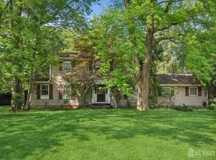 2 Christopher Ct, Edison, NJ 08820