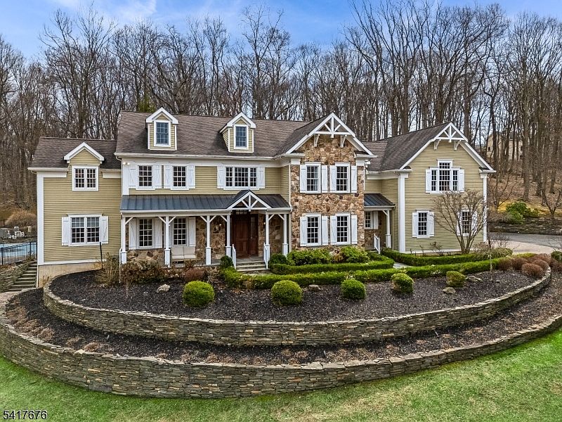 1st image of 11 Combs Hollow Rd
