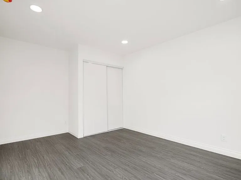 1121 W Holguin St — Photo 17