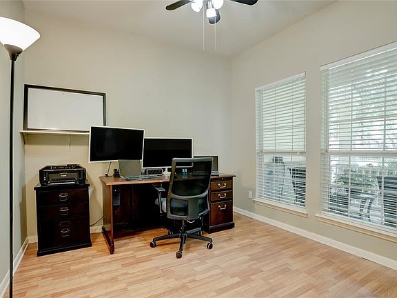 5th image of 3910 Dell Park
