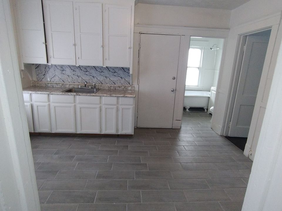 1st image of 9508 Benham Ave