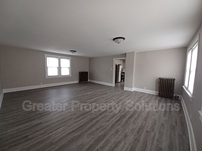 2nd image of 1719 Sheridan Ave #2