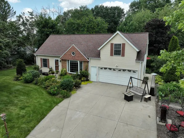 17834 West Roosevelt AVENUE, New Berlin, WI 53146