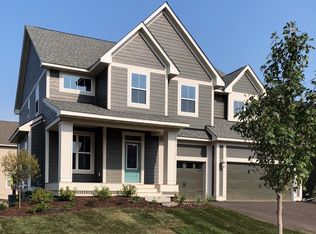 9067 Red Oak Trl, Woodbury, MN 55129