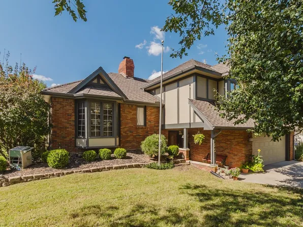 1829 S White Oak Cir, Wichita, KS 67207