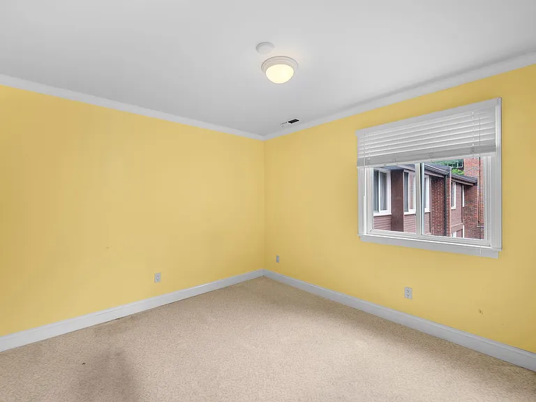 241-287 Perkins St #B502 — Photo 23