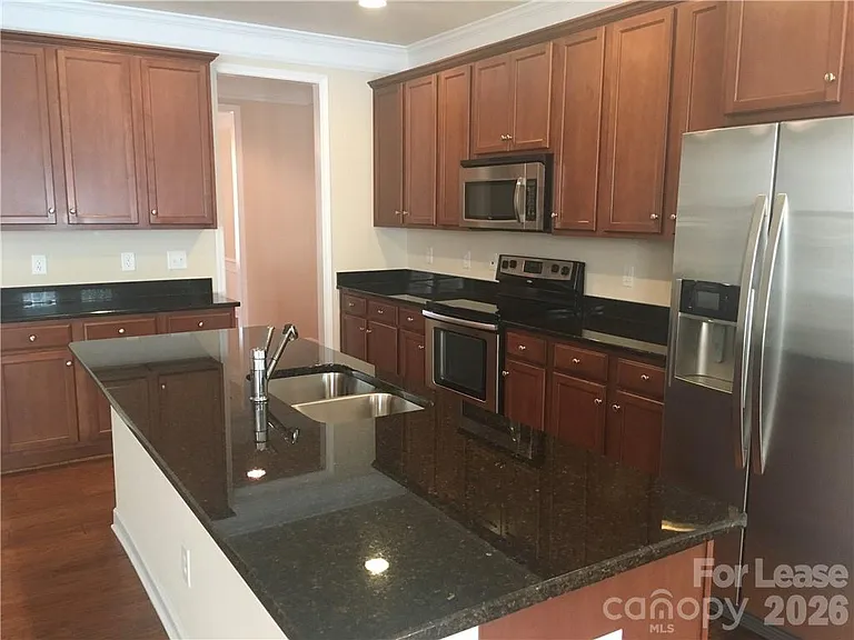 9916 Evergreen Terrace Dr — Photo 8