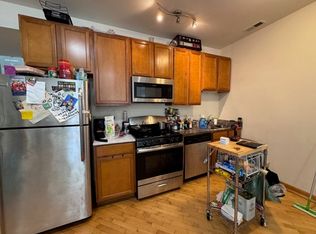 1714 W Greenleaf Ave #2, Chicago, IL 60626