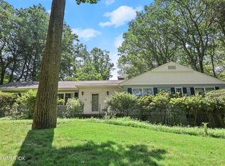 10 Woodchuck Rd, Stamford, CT 06903