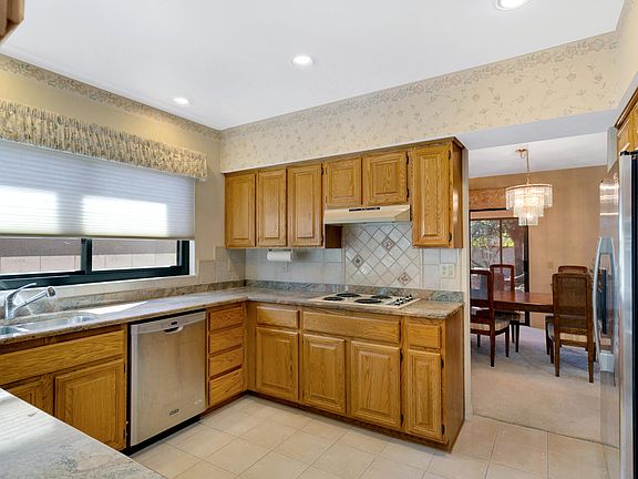 3rd image of 64435 E Idlewind Ln