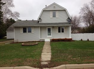 908 E Main St, Dodge Center, MN 55927