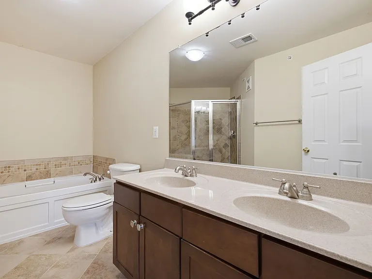 4473 Beacon Grove Cir #B — Photo 27