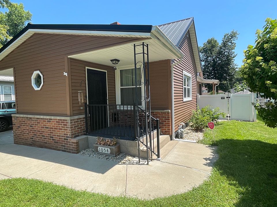 1st image of 1054 Creve Coeur St