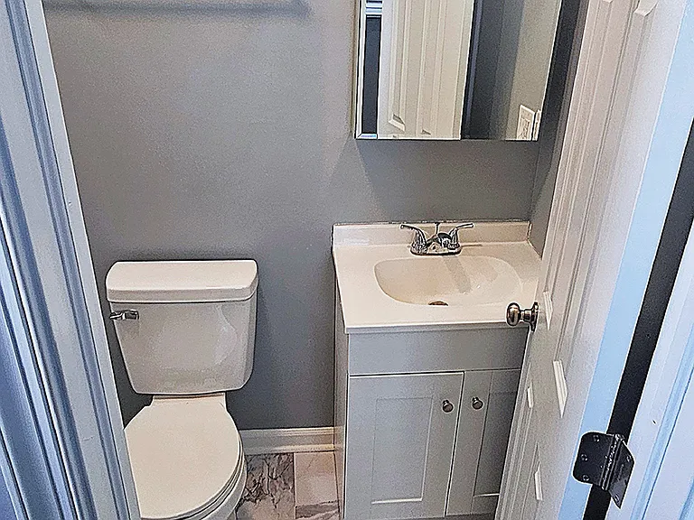244 W Douglass St — Photo 7