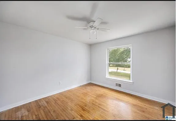 3 bed, $1,300 — Photo 4