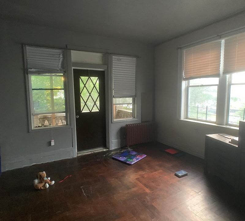 2nd image of 1860 Victor St APT 2