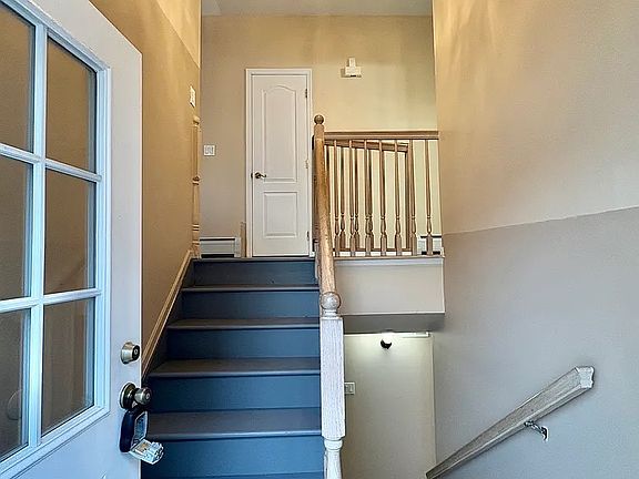3rd image of 262 Stafford Ave #3