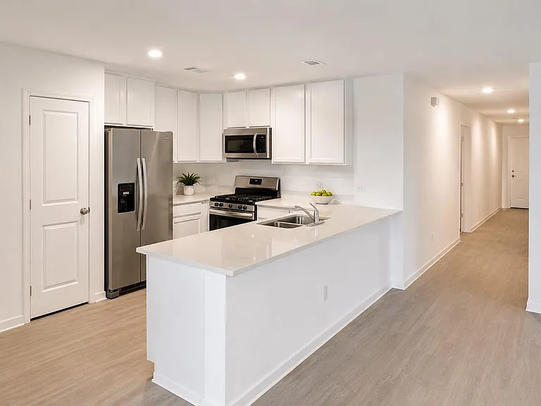 306 Nicholas Rd — Photo 2