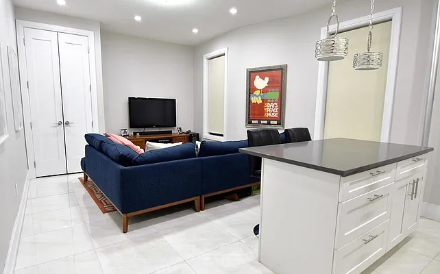 Rented by Bohemia Realty Group | media 18