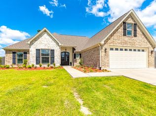 624 Frontier Dr, Bridge City, TX 77611