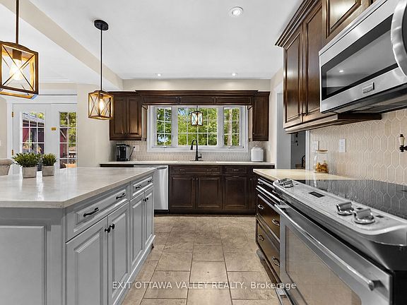 5th image of 605 Elizabeth St