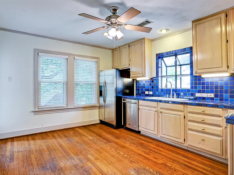 2324 Goldsmith St #B — Photo 5