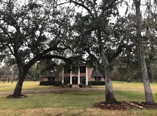 220 Rabbit Trl, Lake Jackson, TX 77566