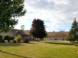 1340 S Grandview Rd, Green Bay, WI 54311