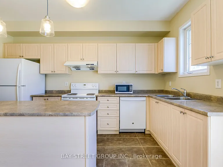 2413 Whistling Springs Cres — Photo 13
