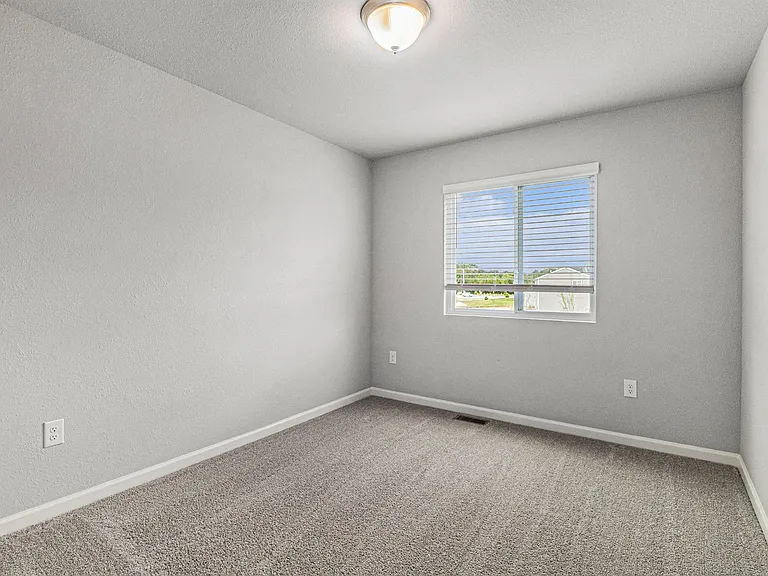 2216 Macatawa Ln — Photo 10
