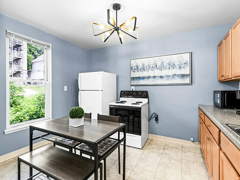 Kitchen seats 4