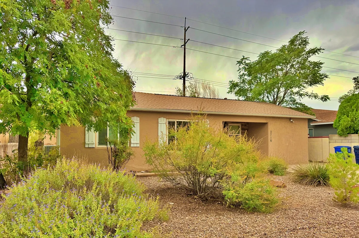 3 bed, 1670 sqft, $2,100 — Photo 2