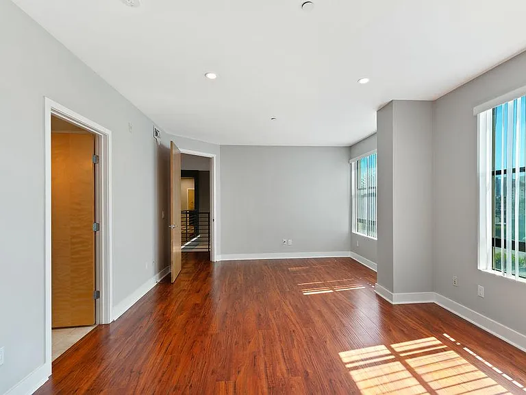 575 Elm Ave #18 — Photo 22