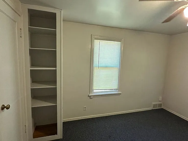 107 N 200 E — Photo 2