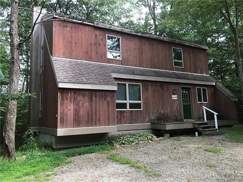 Located deep in Laurel Mountain Village yet does have public water and sewer!