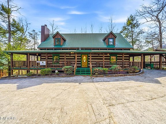 2nd image of 1515 Bluff Ridge Rd