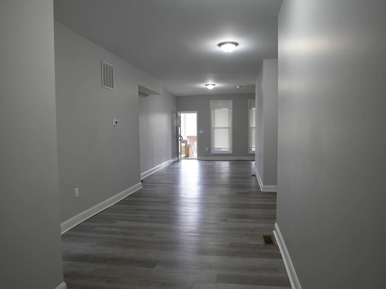 3 bed, 2.0 bath, $1,900 — Photo 4