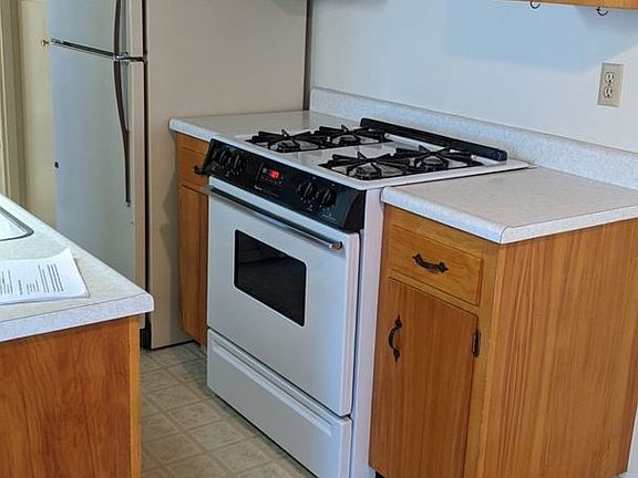 2nd image of 1109 Pismo St APT B