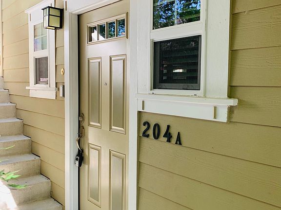 2nd image of 204 Valley Oak Dr #A