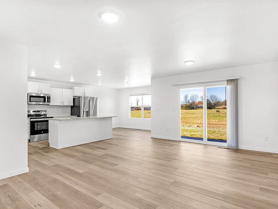 813 Lambert Cir