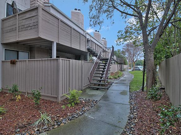 2nd image of 416 Crescent Ave APT 26