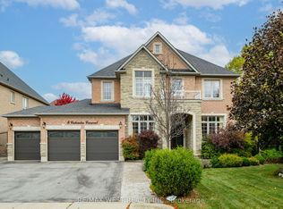 8 Calvados Cres, Brampton, ON L6P2Z1