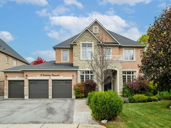 8 Calvados Cres, Brampton, ON L6P 2Z1