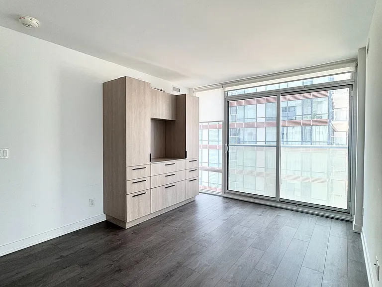 501 Yonge St #1905 — Photo 6