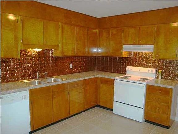 4th image of 5774 Taggart Dr