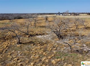 1 McCampbell Rd, Goliad, TX 77963