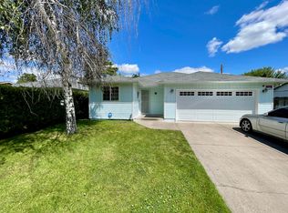 519 Mace Rd, Medford, OR 97501