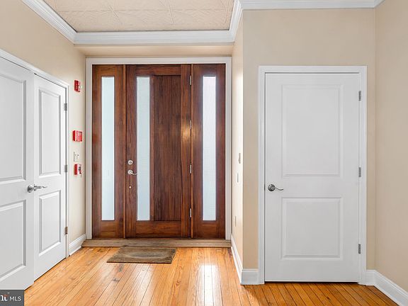 5th image of 309 E Girard Ave